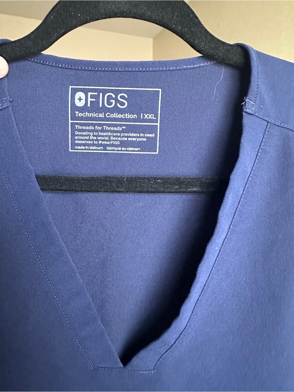 2️⃣ FIGS CASMA NAVY Technical Scrub Tops